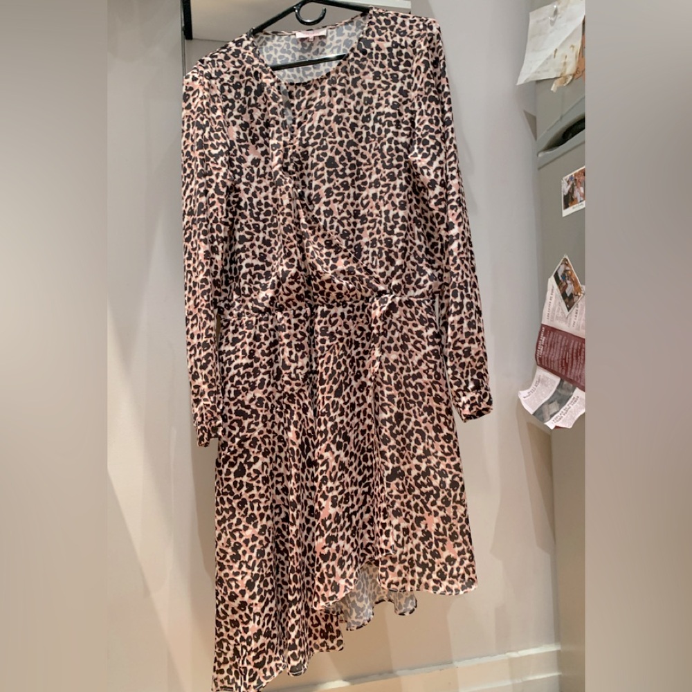 Parker size L, leopard print dress with asymmetrical hem.